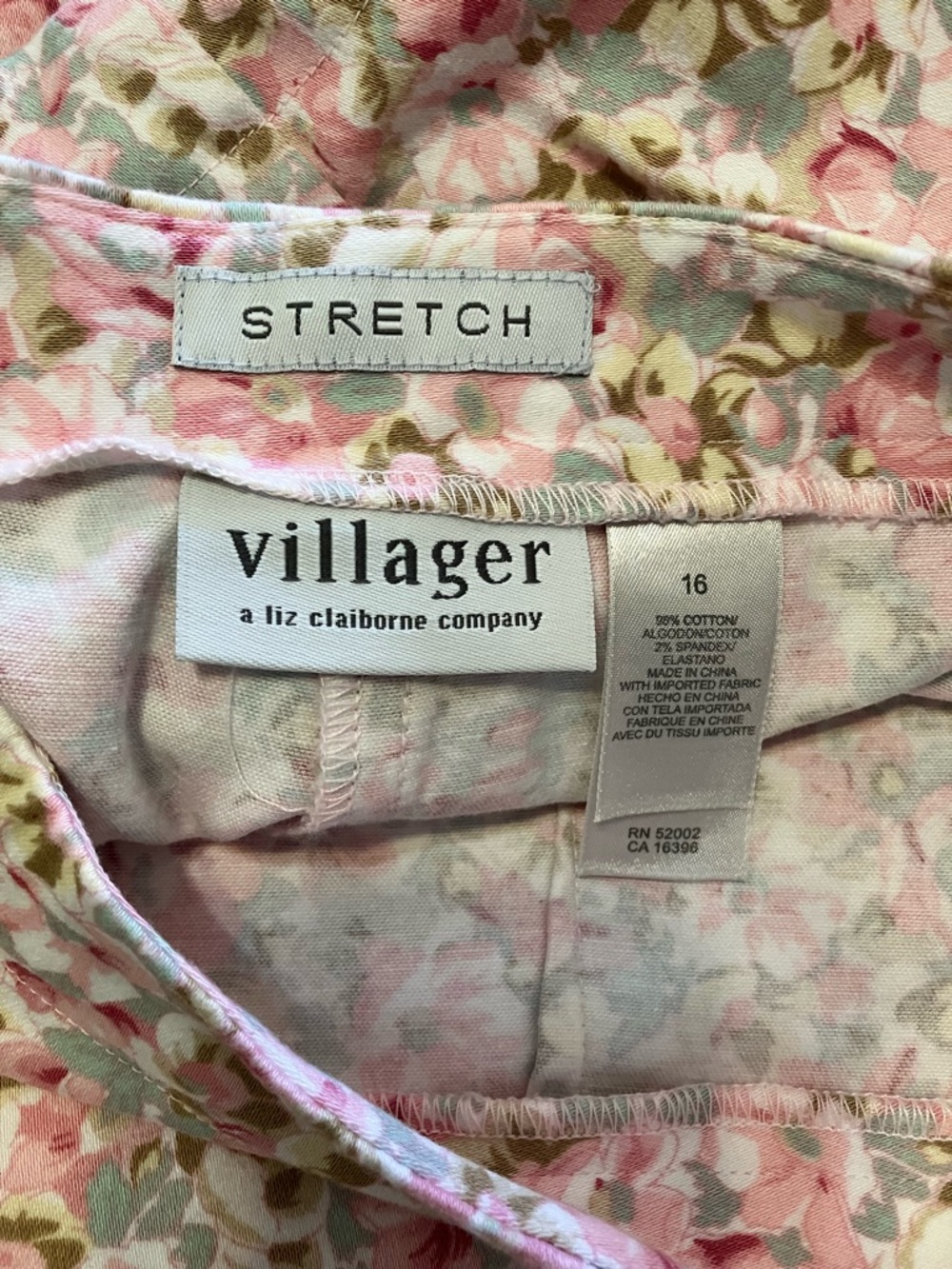 Villager Stretch Pink Floral Capris - Picture 2 of 2